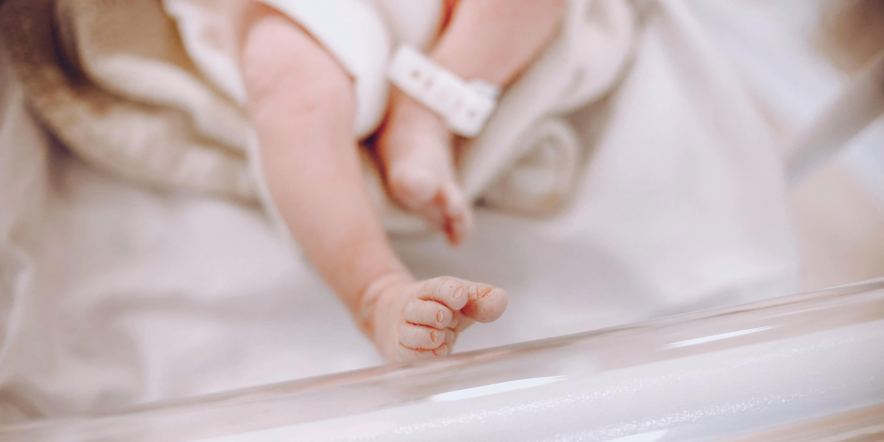 image of baby in ICU